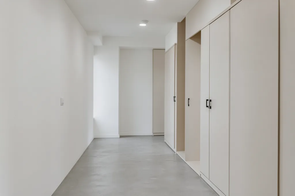 Illustration : Agencement vending petit espace couloir entreprise : optimiser les zones restreintes